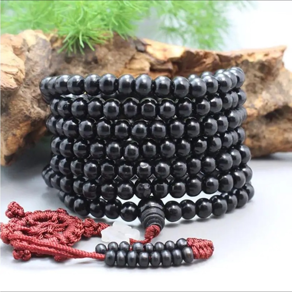 📿 Wood prayer bead Mala with jade accent and crochet luck knot - Picture 12 of 14